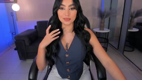 Sara Winstone online show from 01/26/25, 11:28