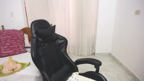 saray1221 online show from 02/08/25, 07:38