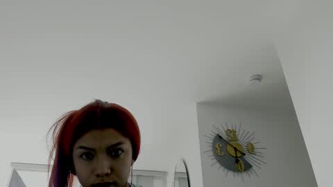 Saray  online show from 10/20/25, 08:20