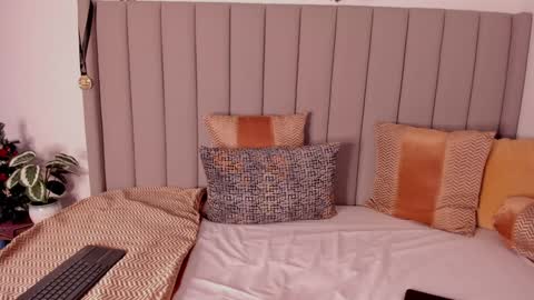  Saray  online show from 12/17/24, 08:32