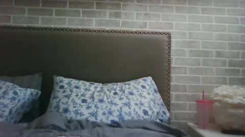 Sara online show from 03/02/25, 02:43