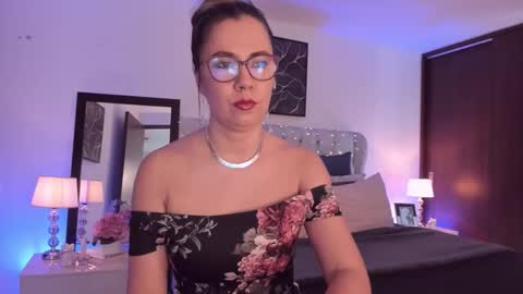 sarha online show from 09/12/25, 01:33