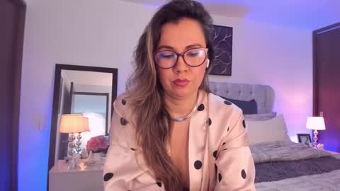 sarha online show from 10/28/25, 03:47