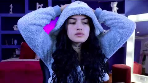 Sari  online show from 09/13/25, 09:03