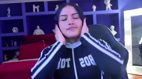 Sari  online show from 09/15/25, 09:04