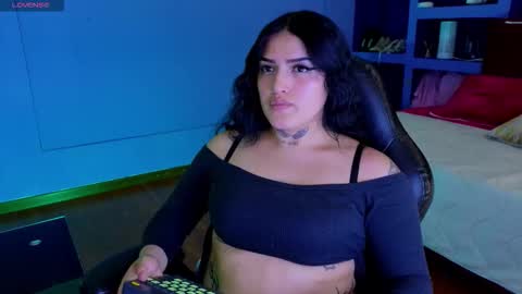 Sari  online show from 11/17/25, 08:14