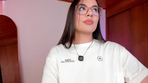 Sarita Lozano online show from 04/14/26, 10:49