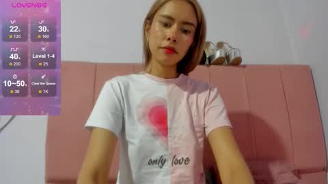 Snapshot of sarita_jones23 chatting on 11/26/25, 04:13 sarita_jones23 online show from 11/26/25, 04:13