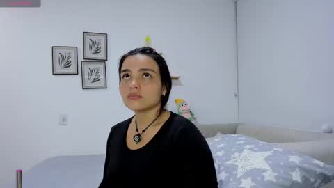 Snapshot of saritadolly_ chatting on 11/17/25, 11:10 Sara Cute online show from 11/17/25, 11:10