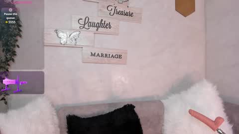 Snapshot of saritas_ chatting on 01/25/25, 11:00 SARA online show from 01/25/25, 11:00