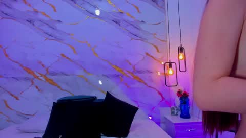 Sasha online show from 02/20/25, 01:36