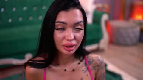 Snapshot of sashaferrera chatting on 02/14/25, 11:53 Dennise online show from 02/14/25, 11:53