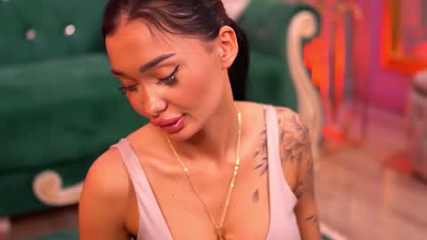 Snapshot of sashaferrera chatting on 02/21/25, 02:06 Dennise online show from 02/21/25, 02:06