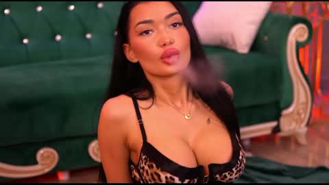 Snapshot of sashaferrera chatting on 02/22/25, 07:03 Dennise online show from 02/22/25, 07:03