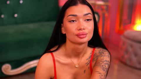 Snapshot of sashaferrera chatting on 02/26/25, 11:15 Dennise online show from 02/26/25, 11:15