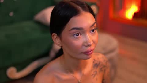 Snapshot of sashaferrera chatting on 03/09/25, 02:39 Dennise online show from 03/09/25, 02:39