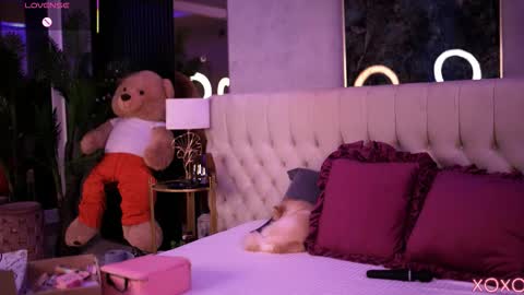 Snapshot of sashaferrera chatting on 11/01/25, 07:27 Dennise online show from 11/01/25, 07:27