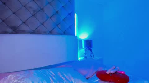 Snapshot of sashajune chatting on 02/01/25, 07:13 selene online show from 02/01/25, 07:13