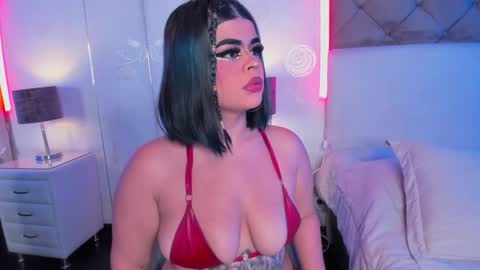 Snapshot of sashajune chatting on 02/04/25, 08:06 selene online show from 02/04/25, 08:06