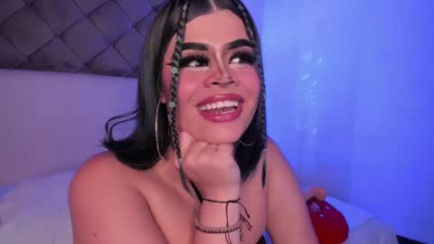 Snapshot of sashajune chatting on 02/17/25, 09:08 selene online show from 02/17/25, 09:08