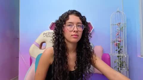 Snapshot of sashamonroee_ chatting on 10/25/25, 04:09 SashaMonroee online show from 10/25/25, 04:09