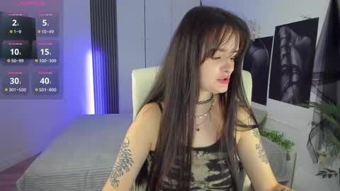 Snapshot of sashasunlight chatting on 10/18/25, 01:45 Sasha online show from 10/18/25, 01:45