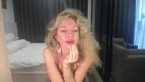 Sasha online show from 03/31/26, 06:25