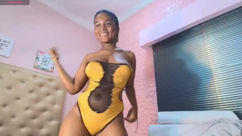 Snapshot of sashhalux22 chatting on 02/21/25, 09:13 SashhaLux22 online show from 02/21/25, 09:13