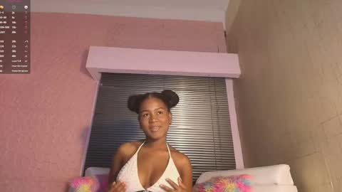 Snapshot of sashhalux22 chatting on 02/24/25, 03:55 SashhaLux22 online show from 02/24/25, 03:55