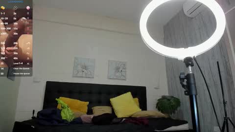 Snapshot of sashhalux22 chatting on 12/01/25, 02:16 SashhaLux22 online show from 12/01/25, 02:16