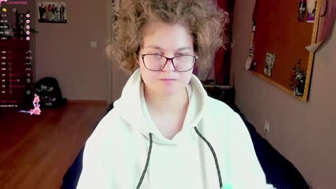 Snapshot of sashy_way chatting on 12/18/24, 10:02 .Alexandra online show from 12/18/24, 10:02