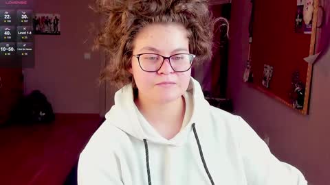 Snapshot of sashy_way chatting on 01/03/25, 12:00 .Alexandra online show from 01/03/25, 12:00