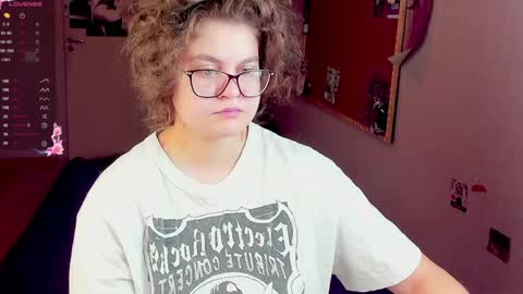 Snapshot of sashy_way chatting on 01/11/25, 08:11 .Alexandra online show from 01/11/25, 08:11