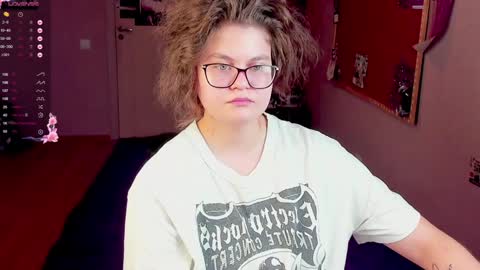 Snapshot of sashy_way chatting on 01/11/25, 06:12 .Alexandra online show from 01/11/25, 06:12