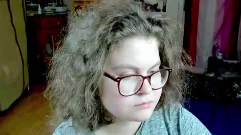 Snapshot of sashy_way chatting on 10/10/25, 08:30 .Alexandra online show from 10/10/25, 08:30