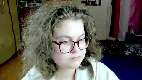 Snapshot of sashy_way chatting on 10/11/25, 08:40 .Alexandra online show from 10/11/25, 08:40