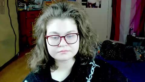 Snapshot of sashy_way chatting on 10/24/25, 11:01 .Alexandra online show from 10/24/25, 11:01