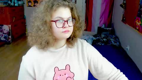 Snapshot of sashy_way chatting on 12/17/25, 11:16 .Alexandra online show from 12/17/25, 11:16