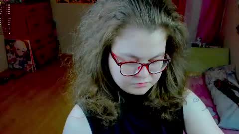 Snapshot of sashy_way chatting on 06/19/26, 09:07 .Alexandra online show from 06/19/26, 09:07