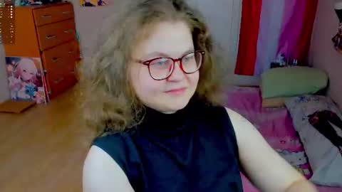 Snapshot of sashy_way chatting on 06/23/26, 04:16 .Alexandra online show from 06/23/26, 04:16