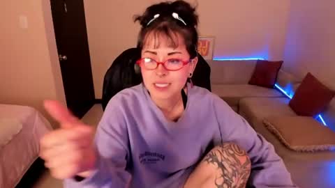 Snapshot of saskia_vellour chatting on 06/14/26, 05:20 saskia_vellour online show from 06/14/26, 05:20