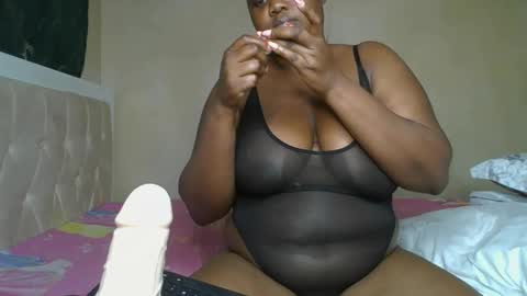 sassie_bee online show from 01/22/25, 12:16