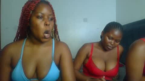 Snapshot of sassie_d chatting on 12/16/25, 10:04 sassie_d online show from 12/16/25, 10:04