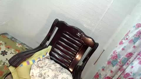 KEYLLA online show from 04/24/26, 01:19