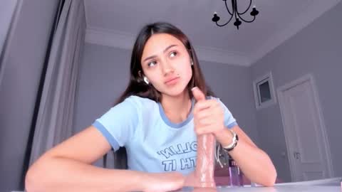 Snapshot of sassynova chatting on 11/14/25, 02:49 Ksenya online show from 11/14/25, 02:49