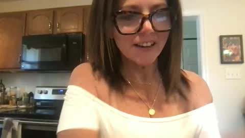 sassynsweetmilf online show from 04/10/26, 04:44