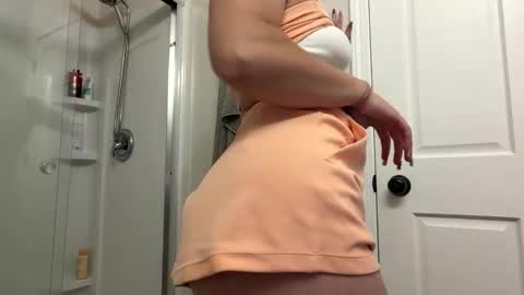Snapshot of sassysquirtsmmm chatting on 05/26/26, 08:27 sassysquirtsmmm online show from 05/26/26, 08:27
