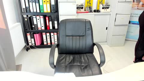 Snapshot of sassytiff chatting on 09/23/25, 10:29 sassytiff online show from 09/23/25, 10:29