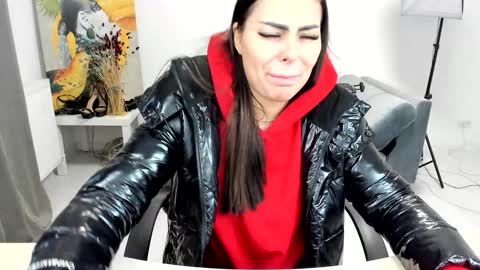 sassytiff online show from 12/22/25, 12:13