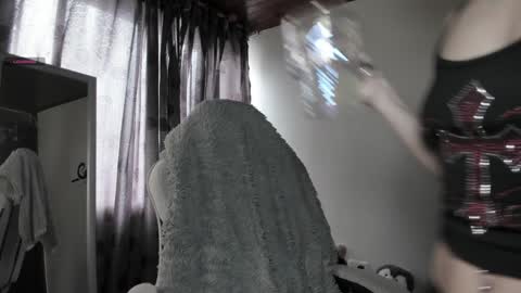 Snapshot of satanbabee_ chatting on 02/04/25, 09:41 im expecting 300 thumbs up on my altar online show from 02/04/25, 09:41